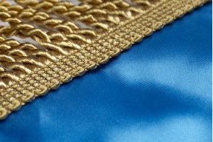 Флаг Украины с атласа с трезубцем и бахромой - 90*135 см