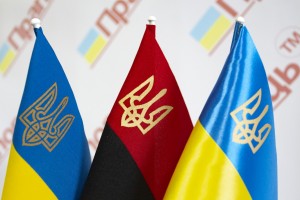 Деревяна підставка (один, два, три отвори) Деревяна підставка (один, два, три отвори)